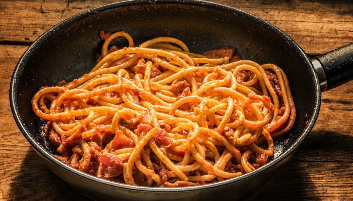 Perché l'amatriciana è una ricetta napoletana: la tesi
