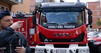 incendio corso Europa Saviano morto