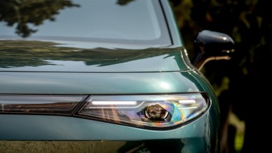 Il SUV da 970 km arriva in Italia con un prezzo da urlo