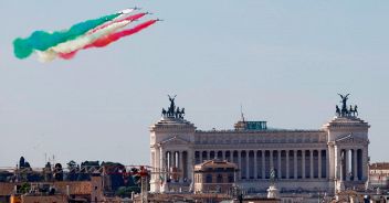 Parata 2 giugno 2025 Festa della Repubblica Frecce Tricolori