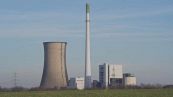 La spettacolare demolizione della centrale termoelettrica